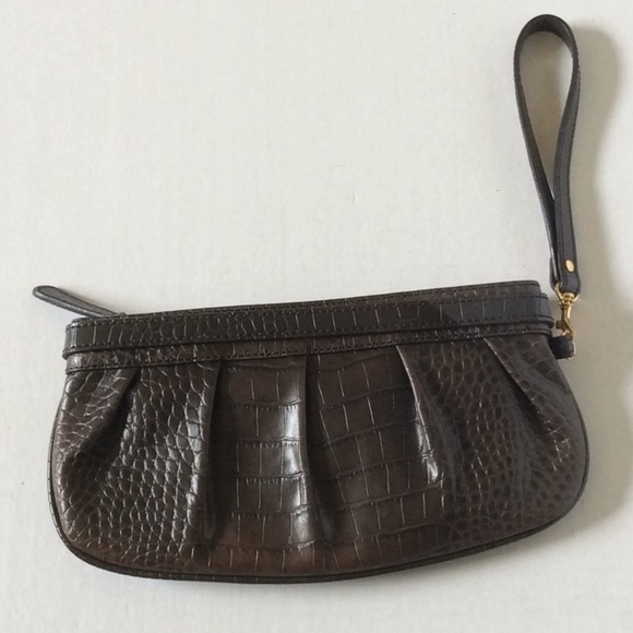 Ann Taylor LOFT Brown Leather Wristlet – Classic & Chic 🤎 - Picture 2 of 7